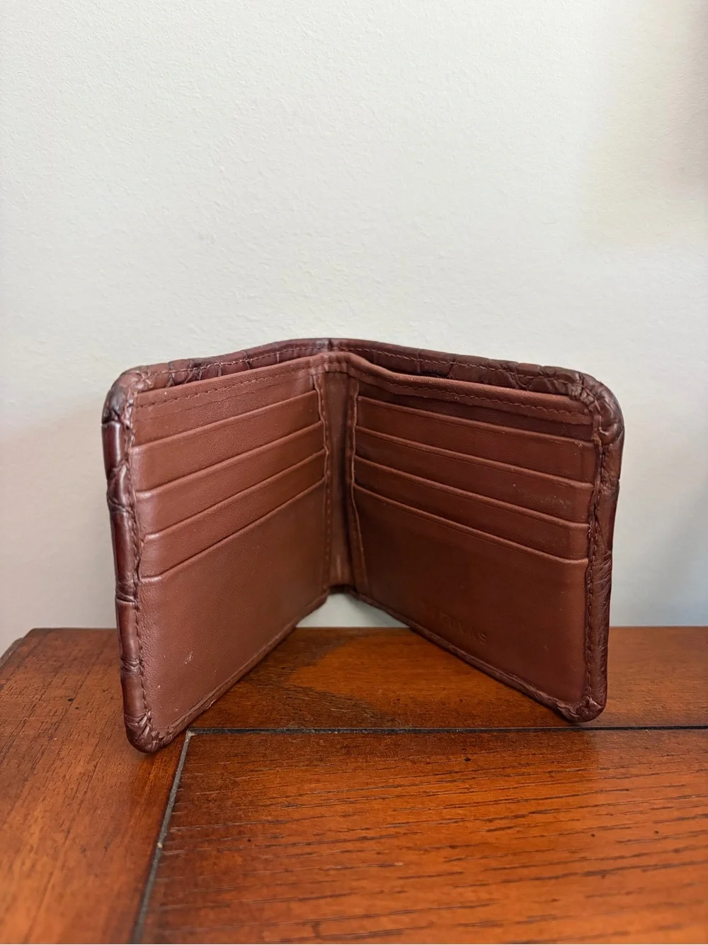 TECOVAS ALLIGATOR BILLFOLD WALLET COLOR: WALNUT